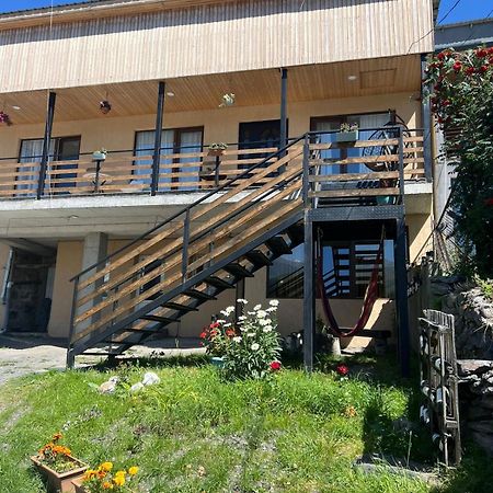 Guesthouse Relax In Kazbegi Екстериор снимка