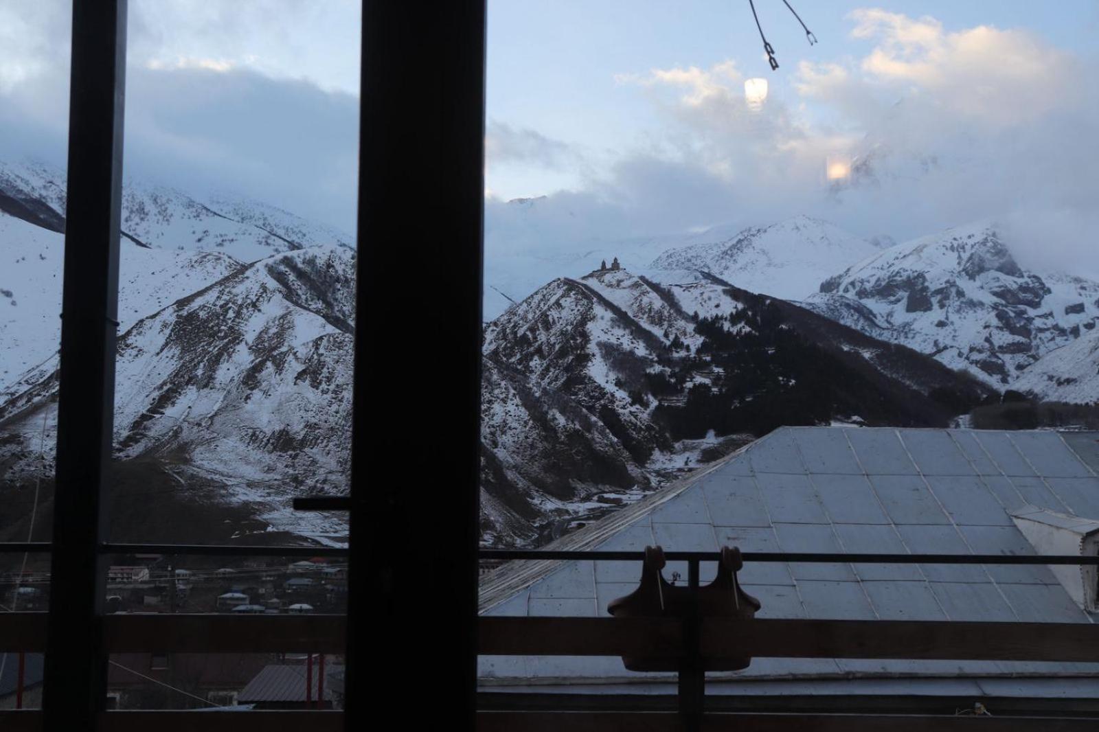 Guesthouse Relax In Kazbegi Екстериор снимка