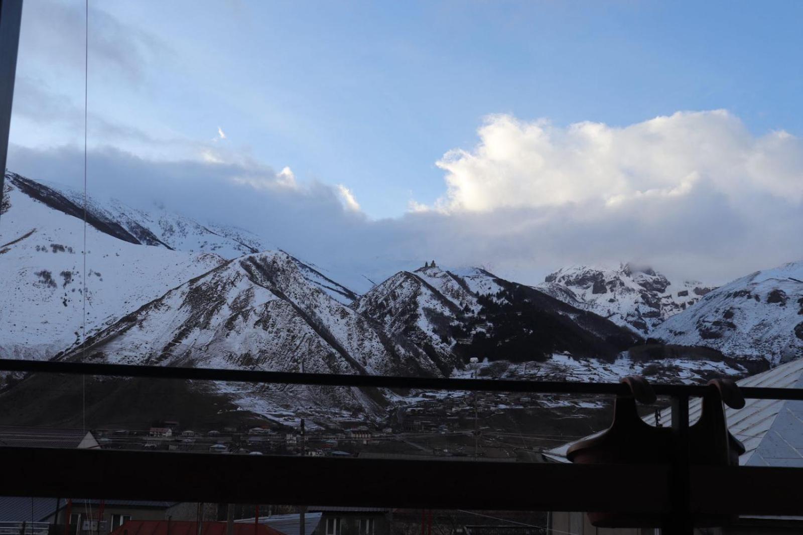 Guesthouse Relax In Kazbegi Екстериор снимка
