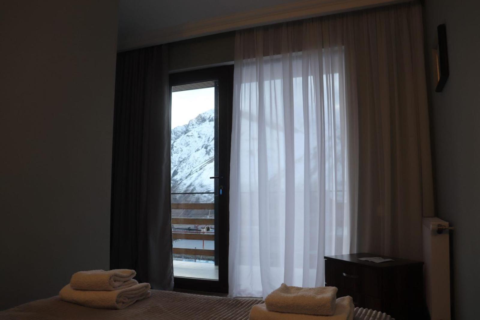 Guesthouse Relax In Kazbegi Екстериор снимка