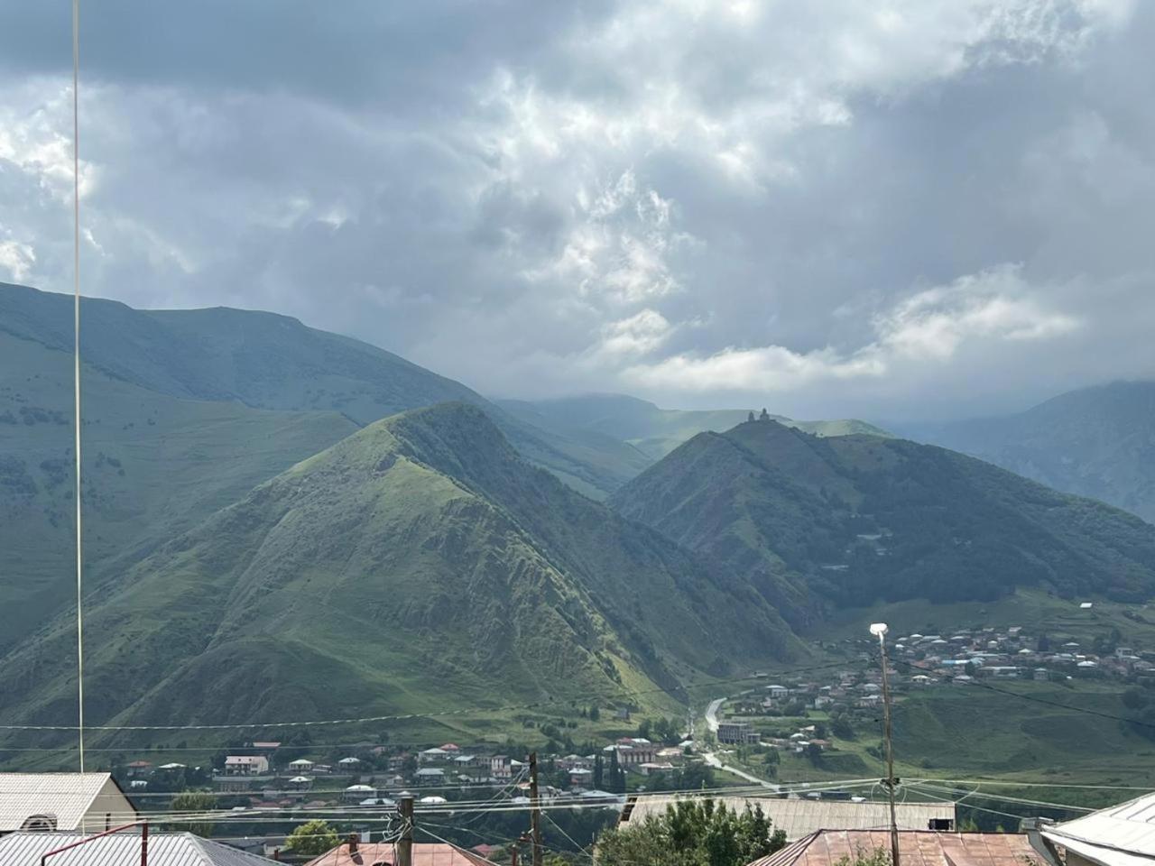 Guesthouse Relax In Kazbegi Екстериор снимка