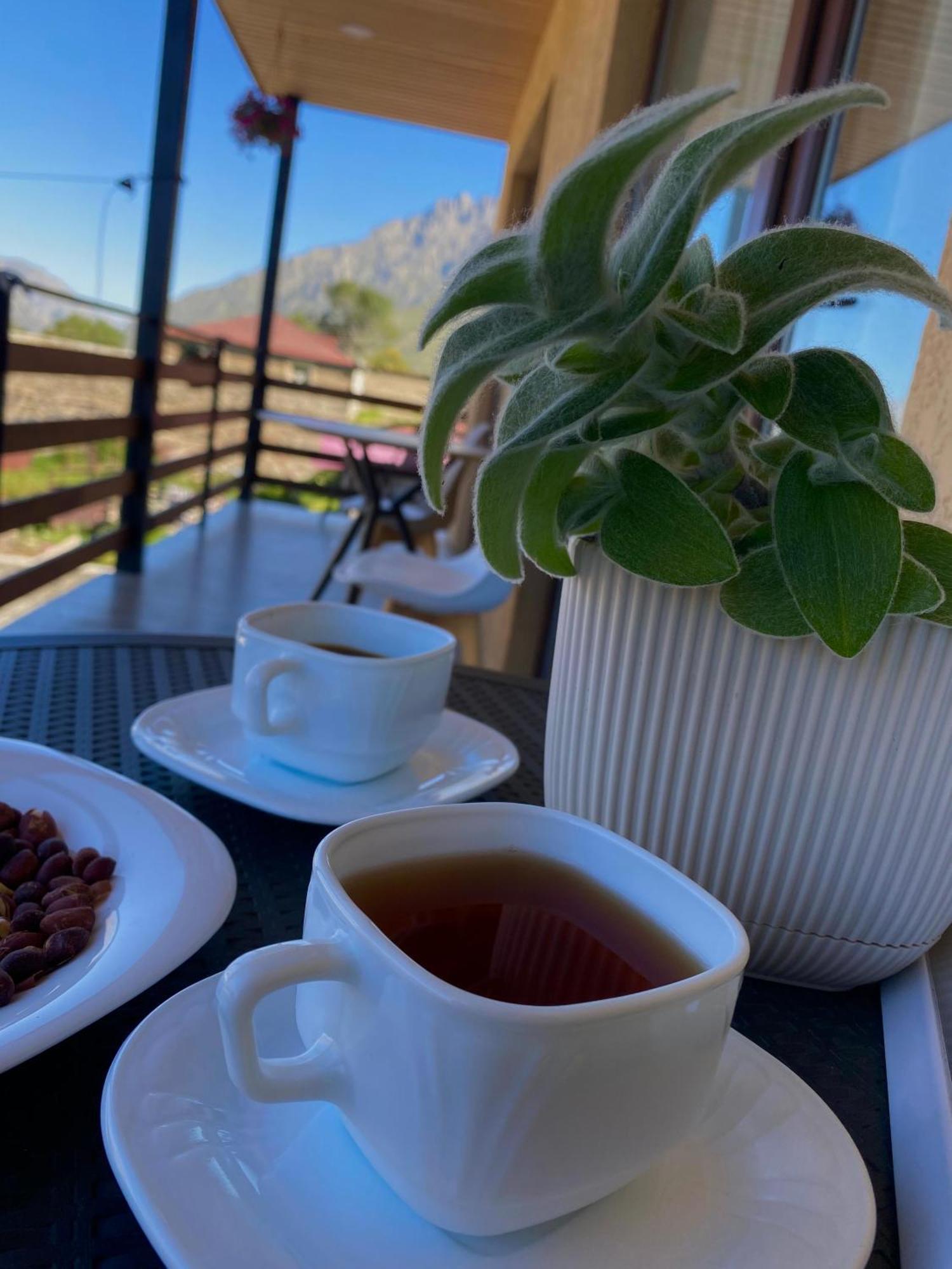 Guesthouse Relax In Kazbegi Екстериор снимка