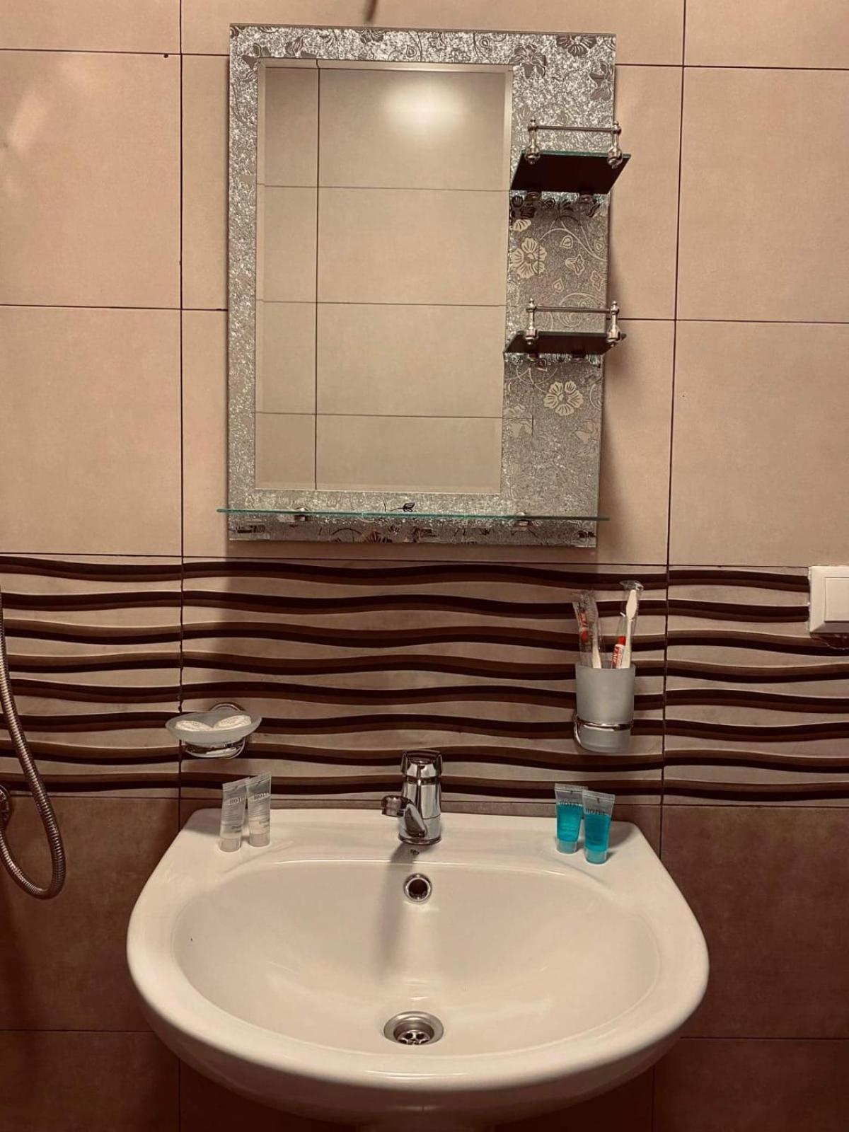 Guesthouse Relax In Kazbegi Екстериор снимка
